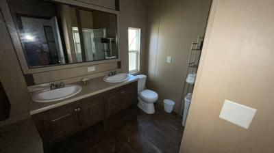 Photo 4 of 7 of home located at 1730 Mount Zion Rd Vienna, IL 62995