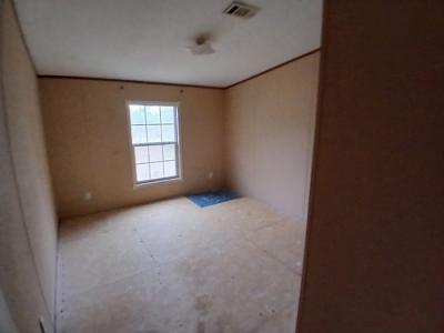 Photo 5 of 7 of home located at 17296 Oak Dr Lindale, TX 75771