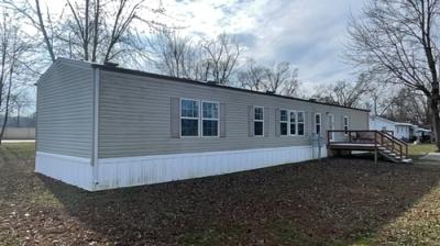 Mobile Home at 207 Brockett St Enfield, IL 62835