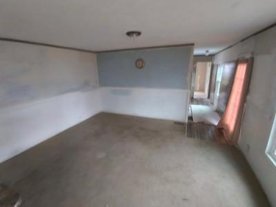 Photo 3 of 9 of home located at 207 Brockett St Enfield, IL 62835