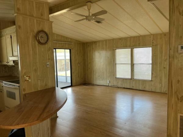 1984 HS Barrington Manufactured Home