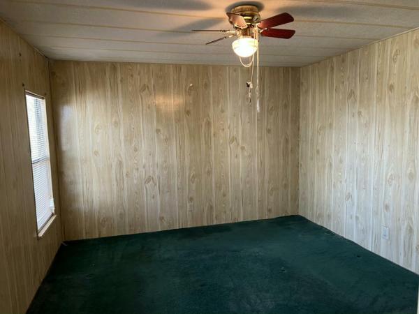 1984 HS Barrington Manufactured Home