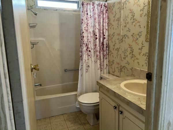 1984 HS Barrington Manufactured Home