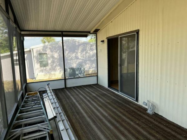 1984 HS Barrington Manufactured Home