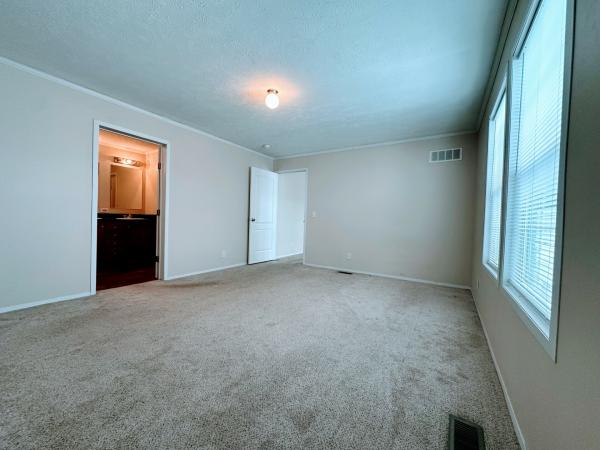 2019 Clayton 81SUN28604 Mobile Home