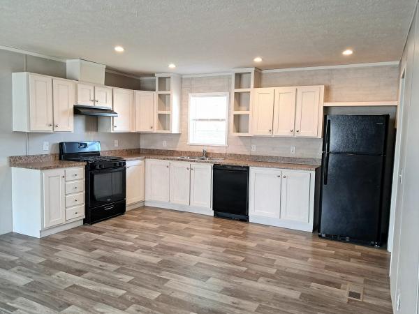 Photo 1 of 2 of home located at 6041 E Freshman Drive Lot Ef6041 Saginaw, MI 48604