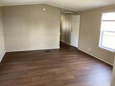 Photo 3 of 12 of home located at 926 Westfield Dr. Bluffton, IN 46714