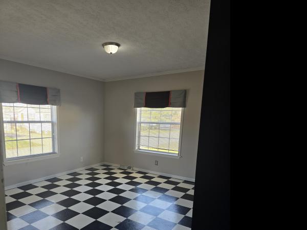 2003 Redman 143T5258 Mobile Home