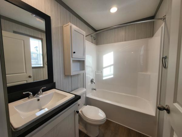 2025 Clayton 96PLH16663Q Mobile Home