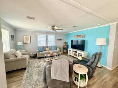 Photo 3 of 14 of home located at 6082 Liberty Drive Groveland, FL 34736