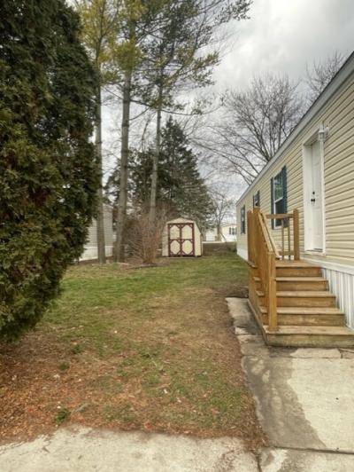 Photo 2 of 26 of home located at 11924 Springbrook Court #36 Romeo, MI 48065