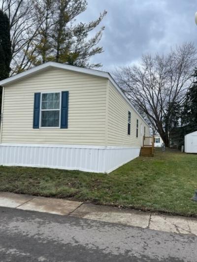 Photo 3 of 26 of home located at 11924 Springbrook Court #36 Romeo, MI 48065