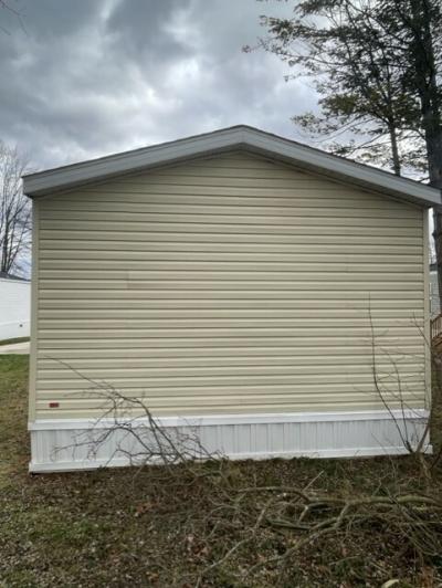 Photo 4 of 26 of home located at 11924 Springbrook Court #36 Romeo, MI 48065