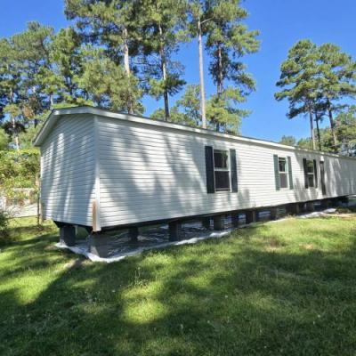 Photo 5 of 25 of home located at 117 Joseph Dr. Raeford, NC 28376