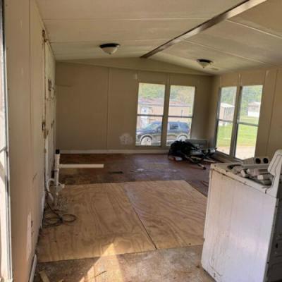 Photo 5 of 17 of home located at 151 English Lane Thomasville, GA 31792