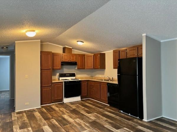 Photo 1 of 2 of home located at 2220 Dunkelburg Rd Lot#870 Fort Wayne, IN 46819