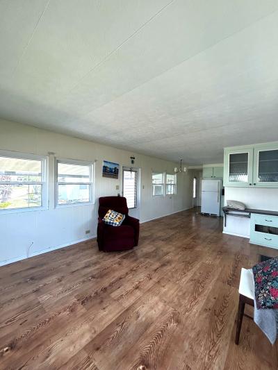 Photo 4 of 9 of home located at 477 Holiday Blvd Lakeland, FL 33815