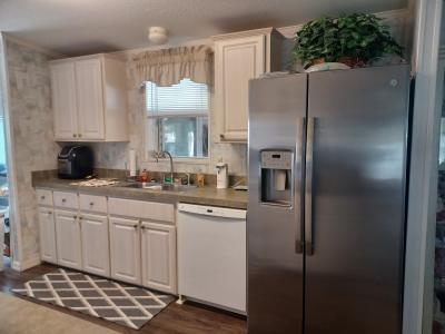 Photo 3 of 31 of home located at 7 Imperial Ave Palmetto, FL 34221