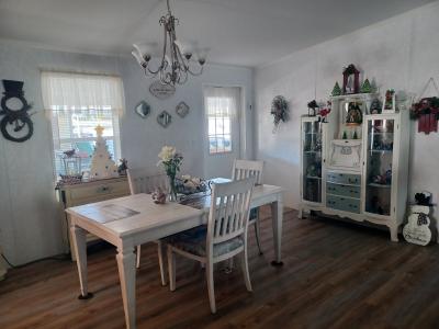 Photo 4 of 37 of home located at 7 Imperial Ave Palmetto, FL 34221