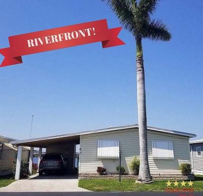 Mobile Home at 327 3rd St Dr, W Palmetto, FL 34221