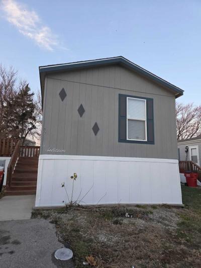 Photo 4 of 13 of home located at 8701 NE 107th Pl #96 Kansas, MO 64157