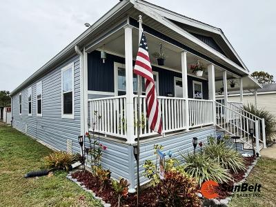 Photo 3 of 60 of home located at 7 Franklin Circle Sorrento, FL 32776