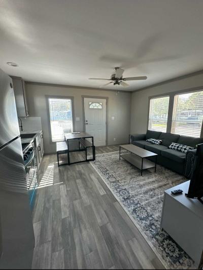 Photo 3 of 8 of home located at 9 La Posada Cir., Austin, TX 78744