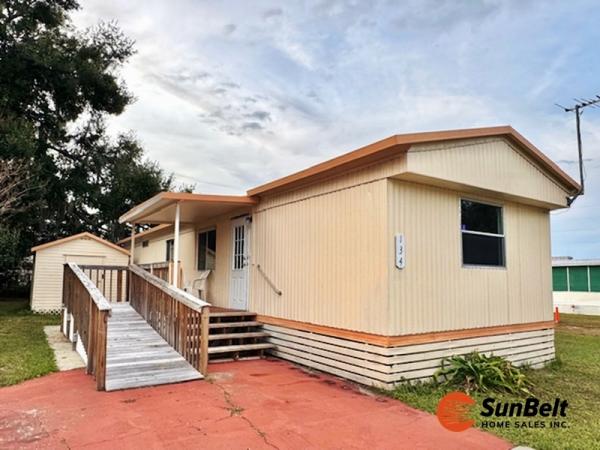 Photo 1 of 2 of home located at 4900 SE 102nd Place, Lot 134 Belleview, FL 34420