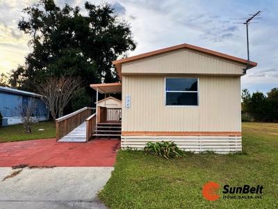 Photo 2 of 48 of home located at 4900 SE 102nd Place, Lot 134 Belleview, FL 34420