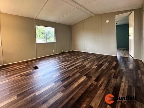 1985 SIES Mobile Home