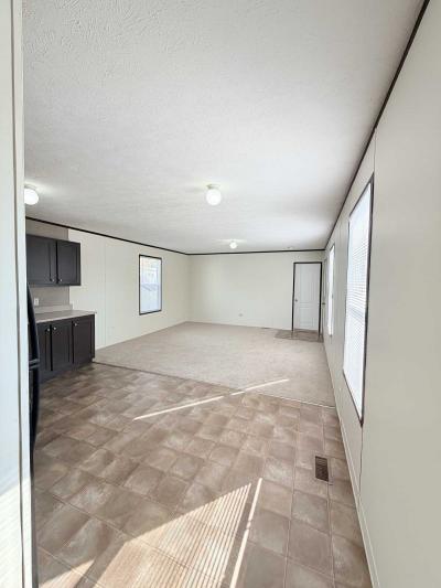 Photo 4 of 28 of home located at 4000 E 134th Street #N333 Chicago, IL 60633