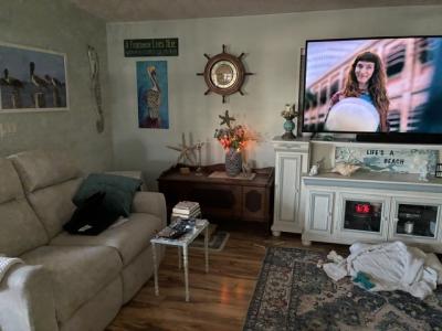 Photo 4 of 23 of home located at 110 Capri Drive Palmetto, FL 34221