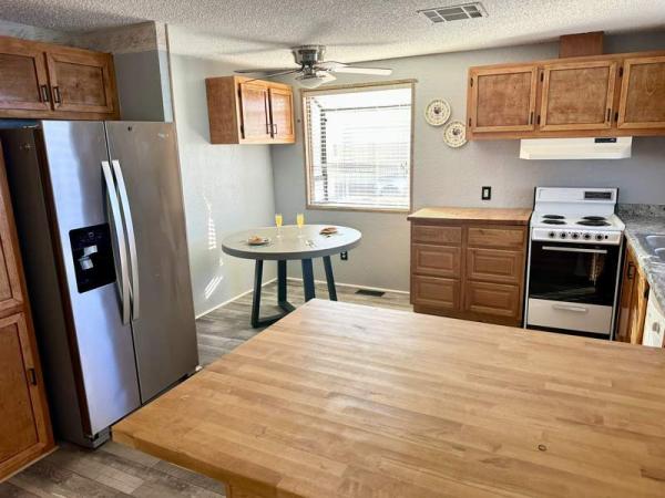 1987 Cavco Manufactured Home