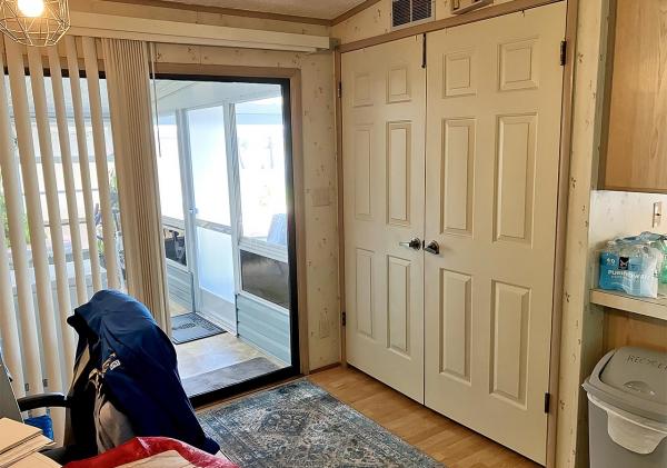 1989 Palm Manufactured Home