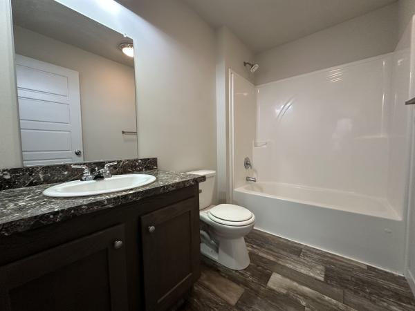 2018 Clayton 81ISH28523 Mobile Home