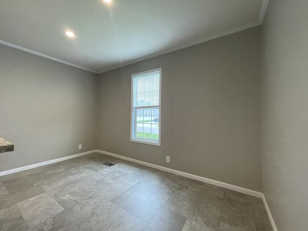 2020 Champion RA2856205 Mobile Home