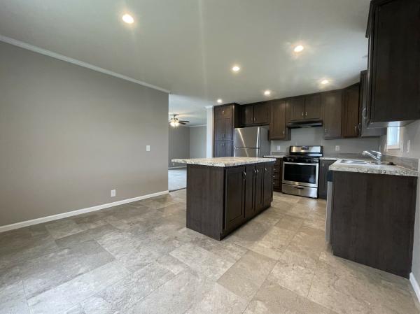 2020 Champion RA2856205 Mobile Home