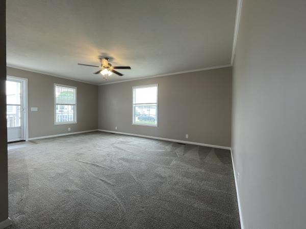 2020 Champion RA2856205 Mobile Home