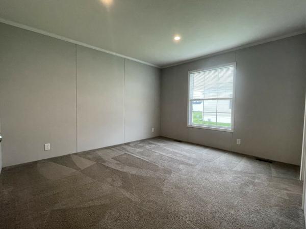 2020 Champion RA2856205 Mobile Home