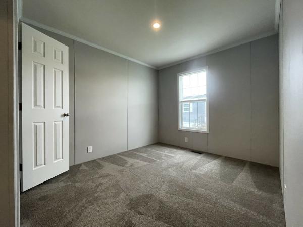 2020 Champion RA2856205 Mobile Home