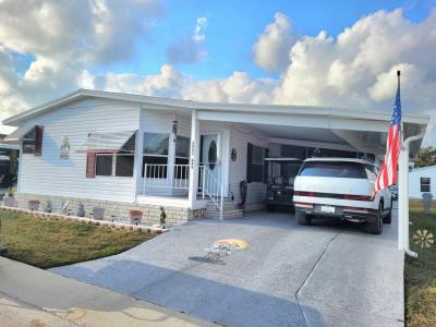 Mobile Home at 5945 Benz Pl Zephyrhills, FL 33540