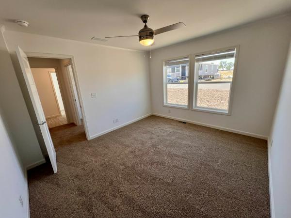 2025 Champion SUN286032001 Mobile Home