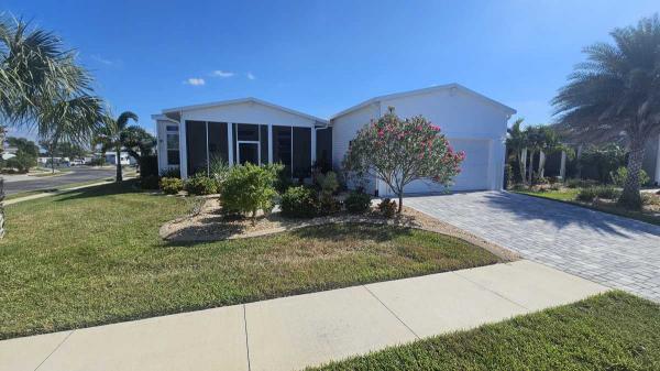 Photo 1 of 2 of home located at 2702 Greenskeeper Ruskin, FL 33570