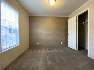 Photo 4 of 8 of home located at 632 Cour Renee Warren, MI 48091