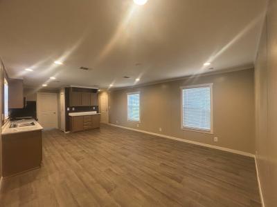 Photo 4 of 28 of home located at 118 E. Semands #Es118 Conroe, TX 77301