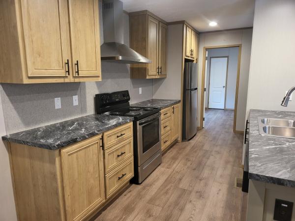 2022 76CEJ16663AH15  Home