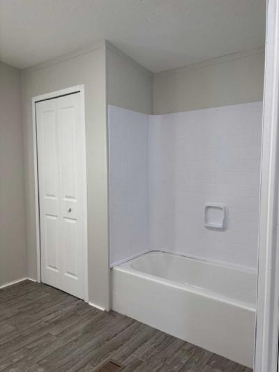 Photo 4 of 9 of home located at 43483 Normandy Ave #638 Sterling Heights, MI 48314