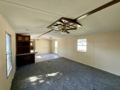 Photo 4 of 6 of home located at 2814 Landola Drive Indianapolis, IN 46241