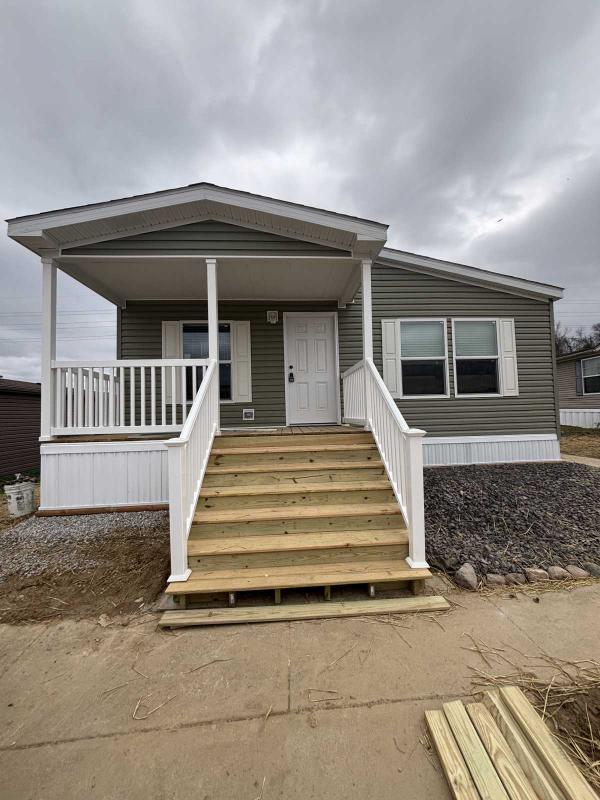 Photo 1 of 2 of home located at 221 Woodland Trails Drive Collinsville, IL 62234