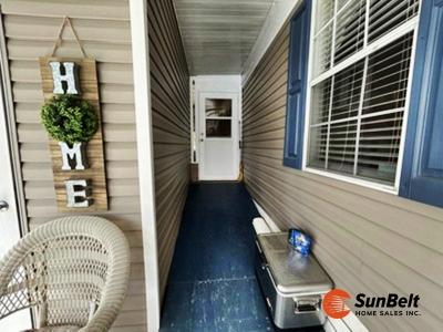 Photo 4 of 54 of home located at 1900 NW 46th Avenue Lot 296 Ocala, FL 34482